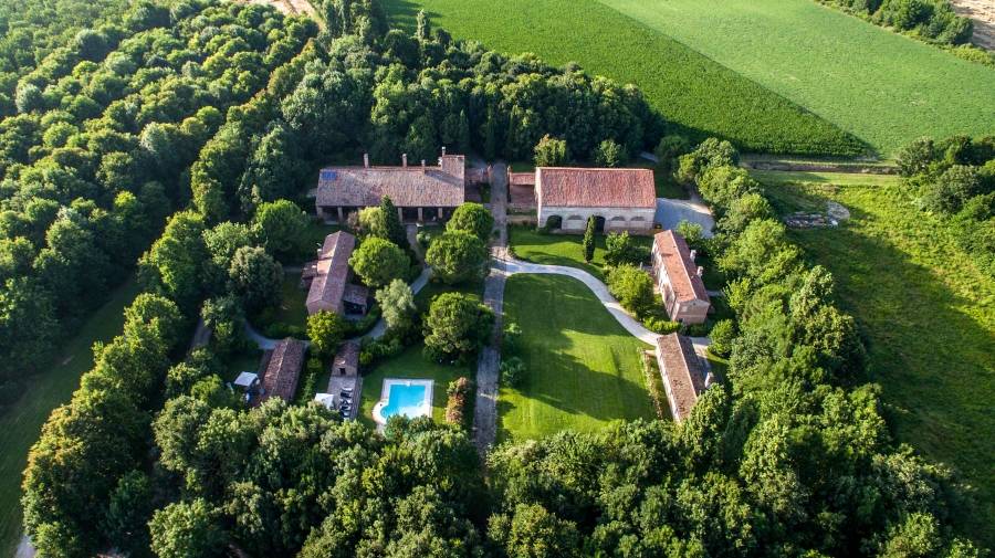 700 M² Casa Rural ∙ 18 Habitaciones ∙ 36 Huéspedes - Rovigo