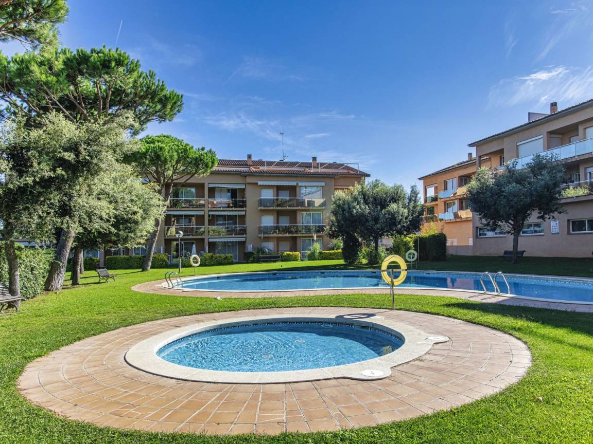 75 M² Apartamento ∙ 2 Habitaciones ∙ 4 Huéspedes - Pals