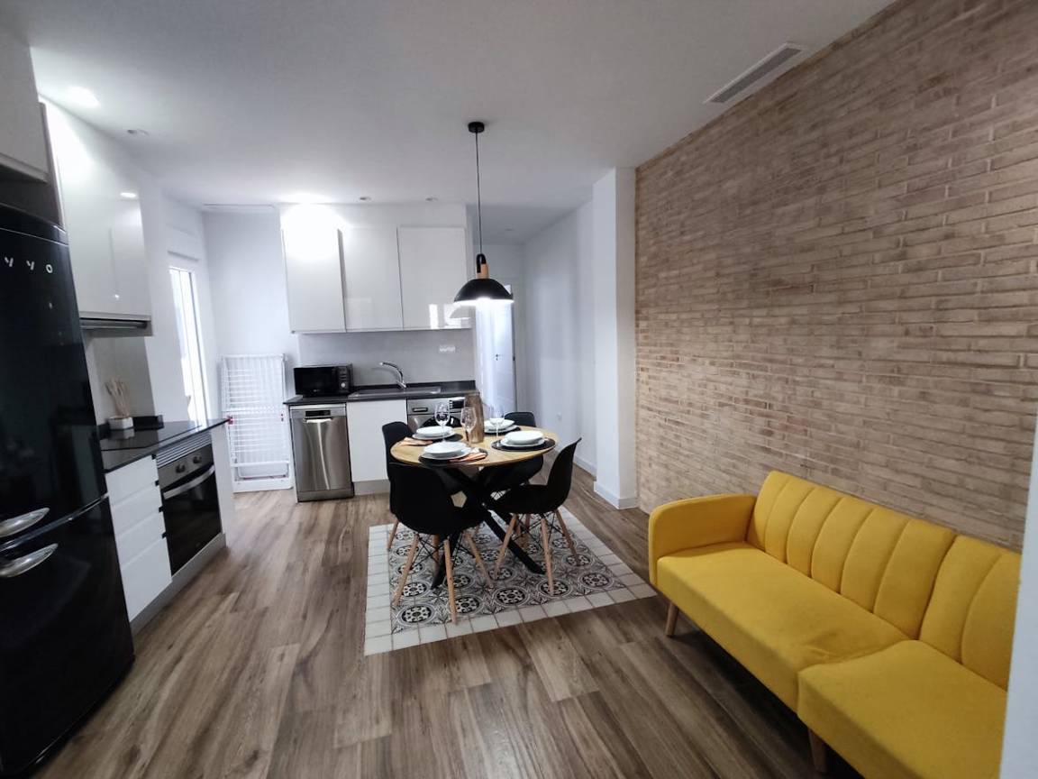 100 M² Apartamento ∙ 3 Habitaciones ∙ 4 Huéspedes - Museros