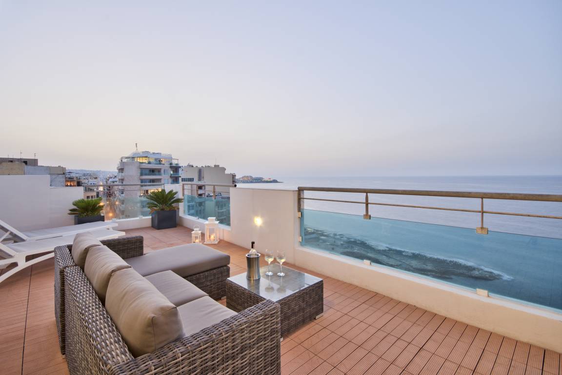 110 M² Apartment ∙ 2 Bedrooms ∙ 4 Guests - Malta