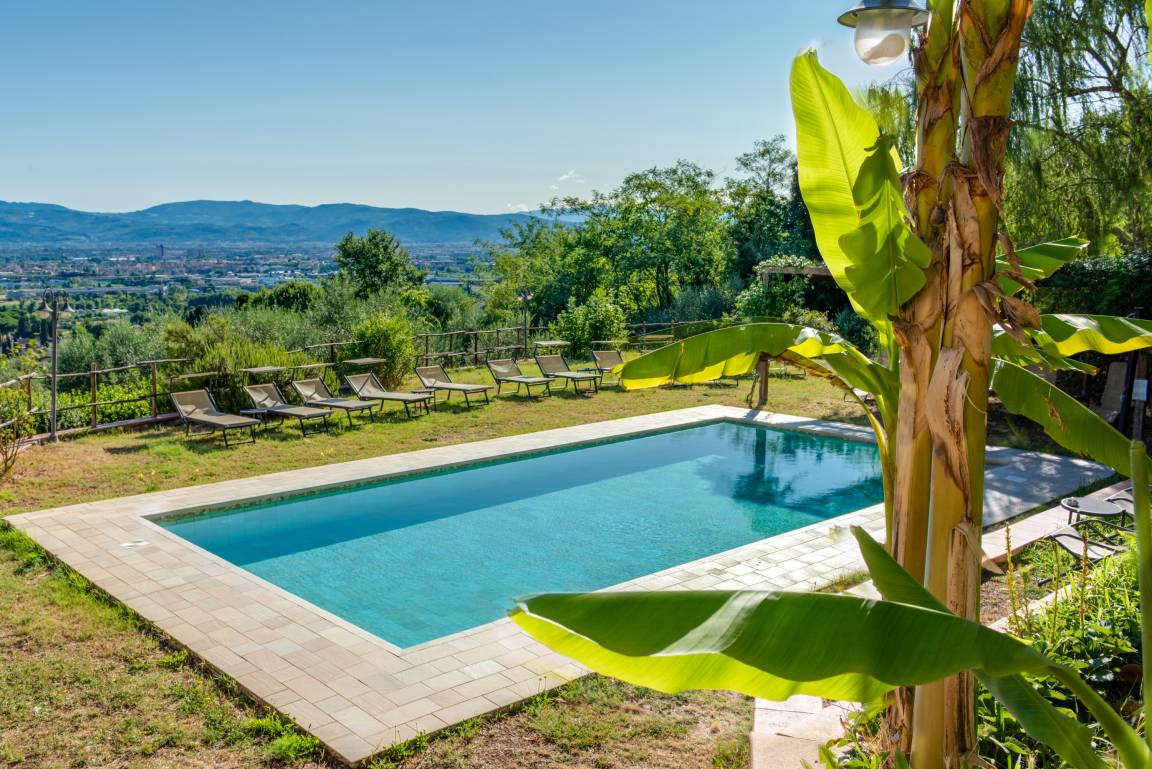 63 M² Apartment ∙ 1 Bedroom ∙ 5 Guests - Prato