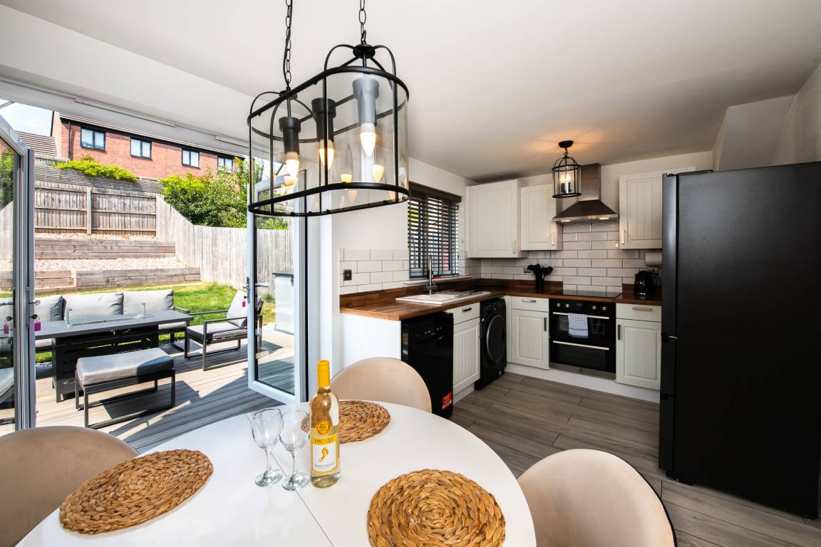 111 M² House ∙ 3 Bedrooms ∙ 5 Guests - Cardiff