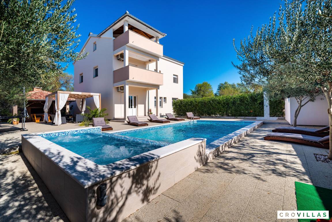 160 M² Villa ∙ 4 Schlafzimmer ∙ 8 Gäste - Murter