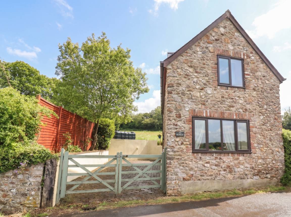 Cottage ∙ 2 Bedrooms ∙ 4 Guests - Taunton