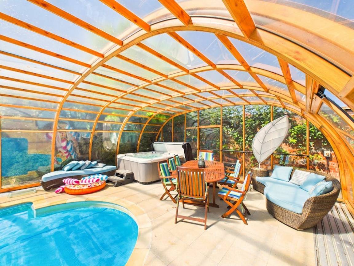68 M² House ∙ 3 Bedrooms ∙ 5 Guests - Cheltenham