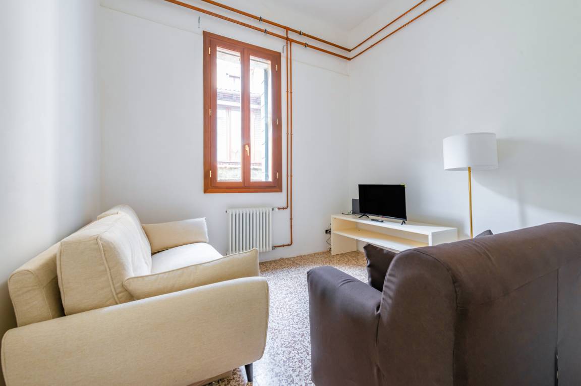 85 M² Apartment ∙ 2 Bedrooms ∙ 4 Guests - Венеция