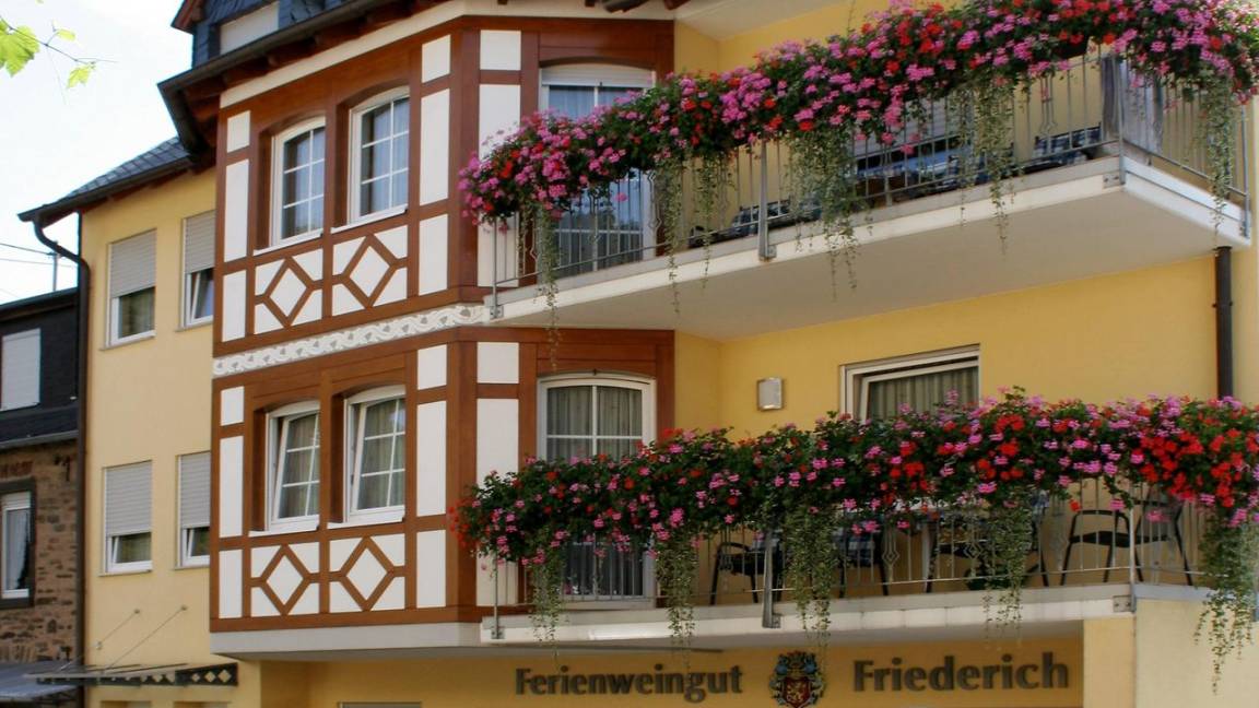 85 M² Ferienwohnung ∙ 2 Schlafzimmer ∙ 4 Gäste - Klotten