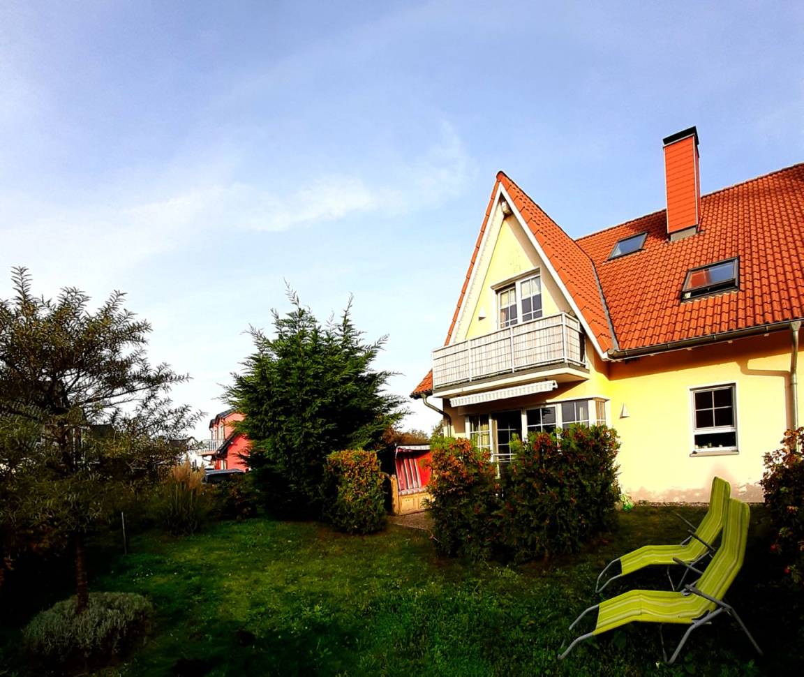 90 M² Ferienwohnung ∙ 1 Schlafzimmer ∙ 4 Gäste - Born am Darß