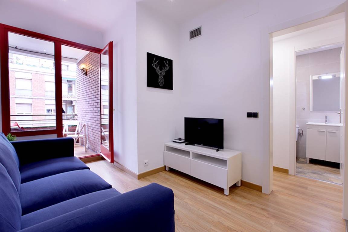 80 M² Apartamento ∙ 3 Habitaciones ∙ 4 Huéspedes - Ripollet