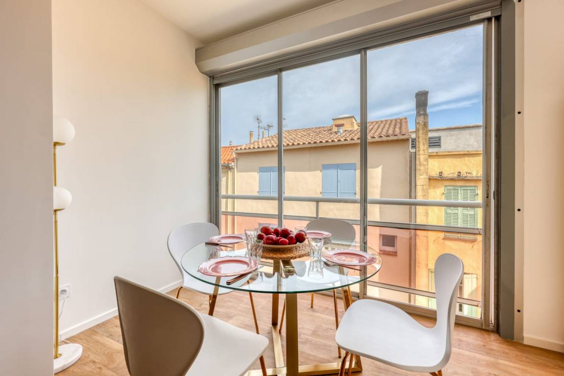 49 M² Appartement ∙ 1 Chambre ∙ 4 Personnes - Bandol