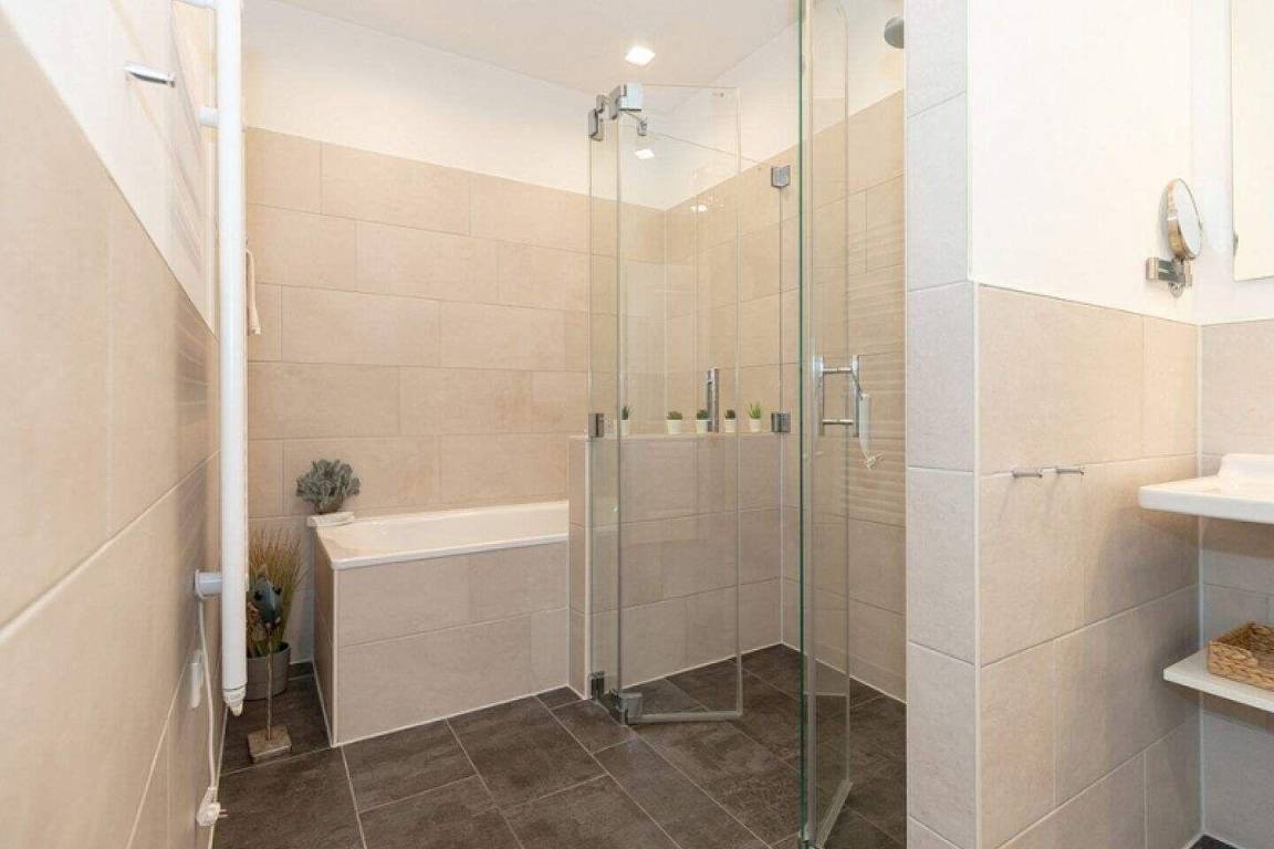 99 m² Ferienwohnung ∙ 2 Schlafzimmer ∙ 6 Gäste – Bild 8