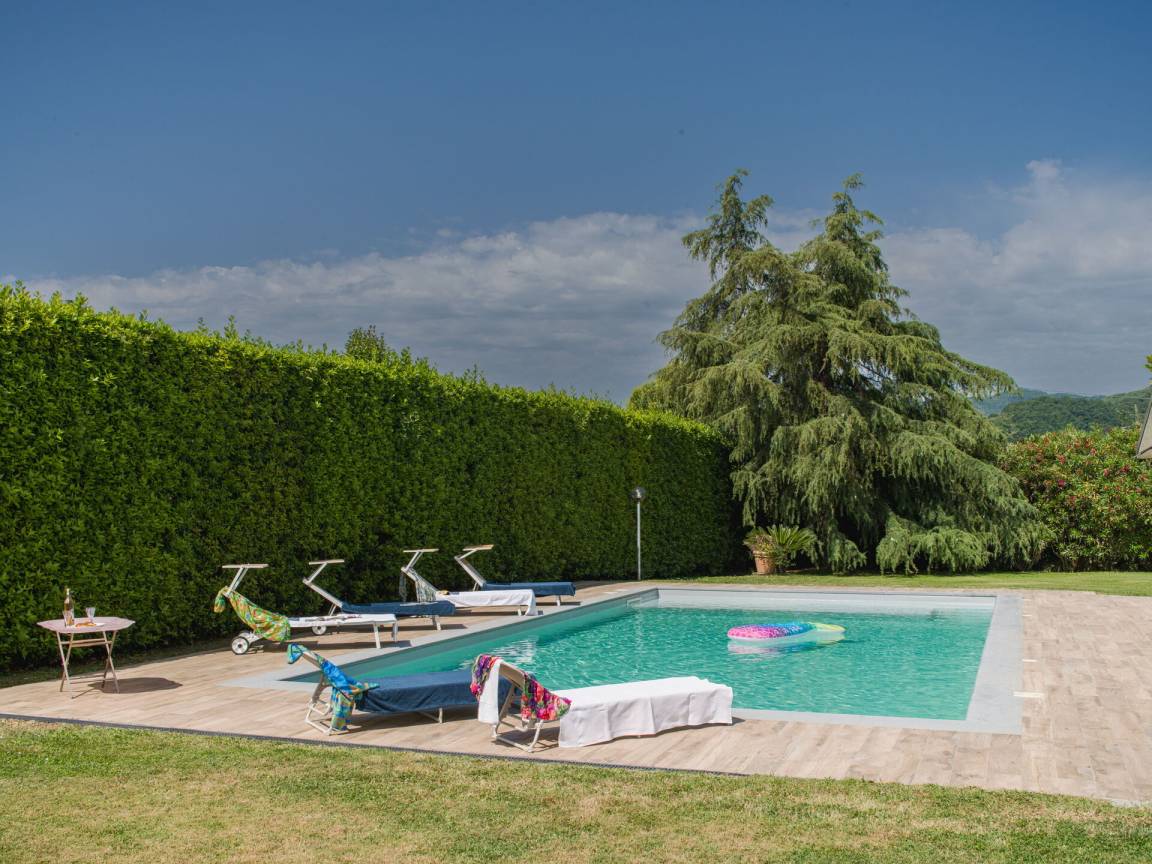 200 M² Villa ∙ 3 Bedrooms ∙ 8 Guests - Lucca