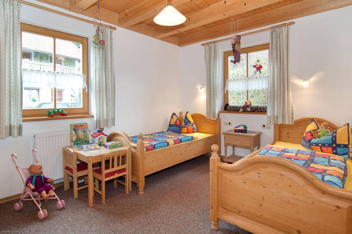80 M² Ferienwohnung ∙ 2 Schlafzimmer ∙ 5 Gäste - Frauenau