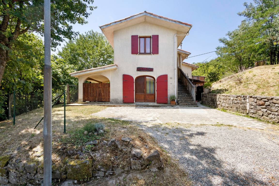 170 M² House ∙ 3 Bedrooms ∙ 9 Guests - Pontremoli