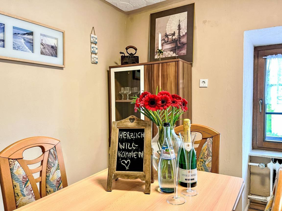 120 M² Ferienwohnung ∙ 2 Schlafzimmer ∙ 8 Gäste - Saarland