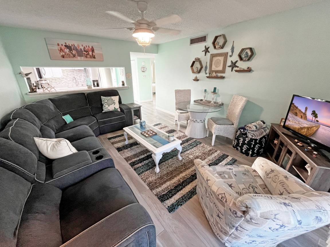 Condo ∙ 2 Bedrooms ∙ 4 Guests - Crescent Beach, FL