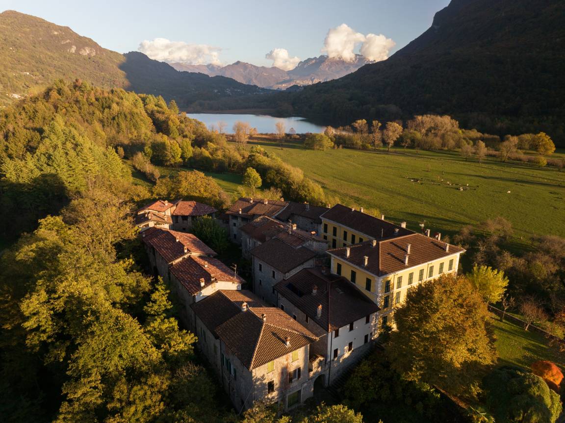 90 M² Complejo Vacacional ∙ 3 Habitaciones ∙ 5 Huéspedes - Lago de Como