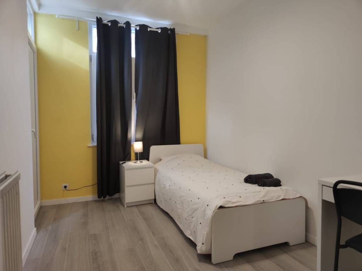 20 M² Chambre Privée ∙ 1 Chambre ∙ 11 Personnes - Woluwe-Saint-Lambert
