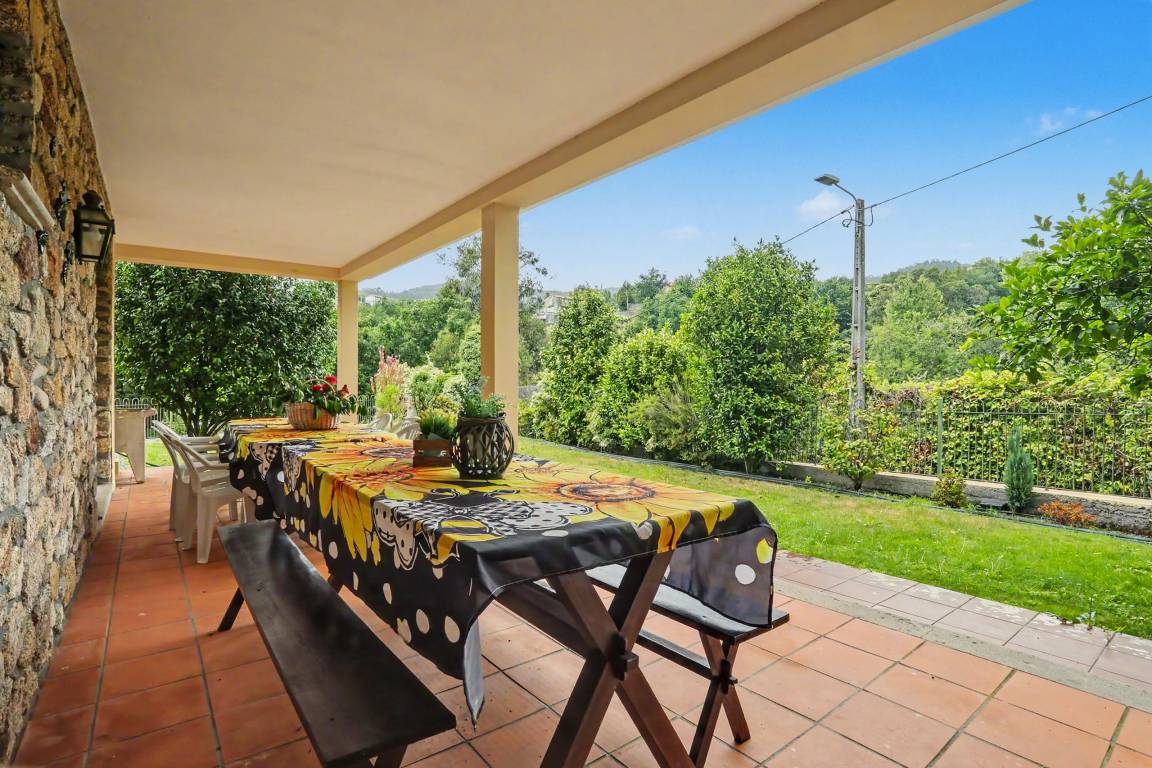 150 M² Maison De Vacances ∙ 4 Chambres ∙ 8 Personnes - Vale de Cambra