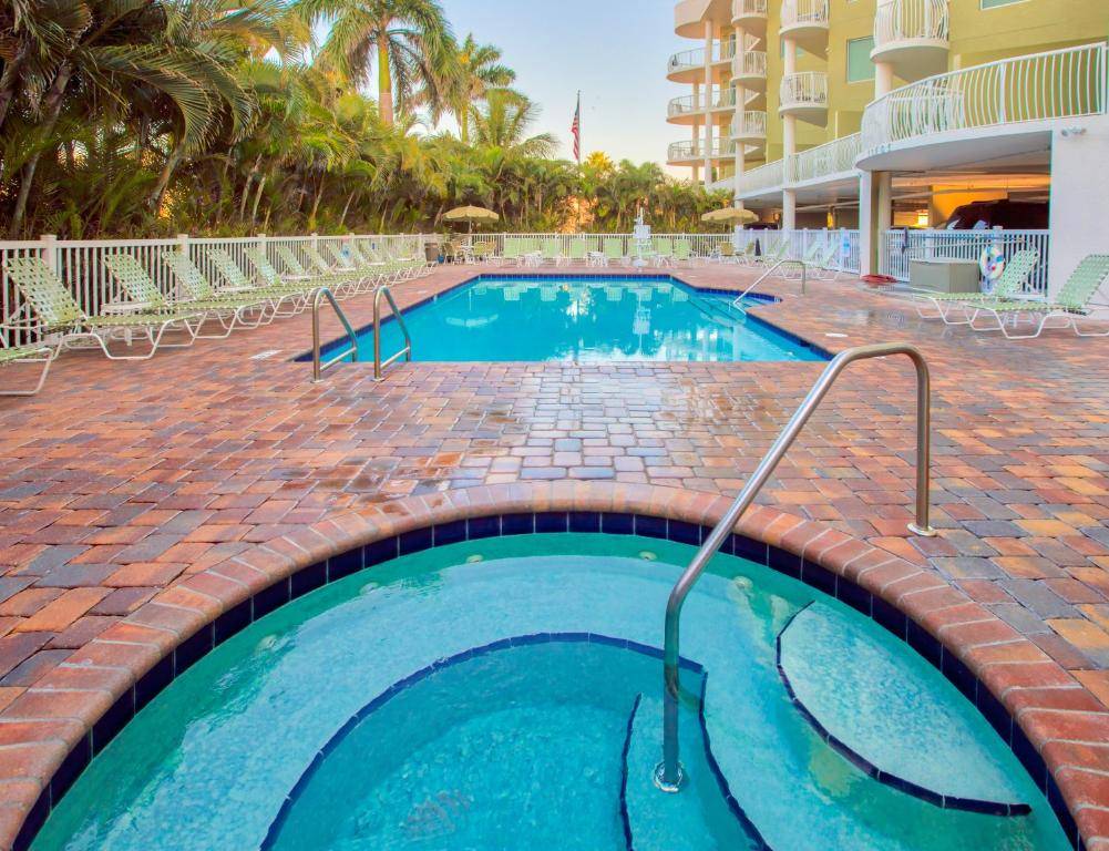 86 M² Condo ∙ 2 Bedrooms ∙ 4 Guests - St. Pete Beach, FL