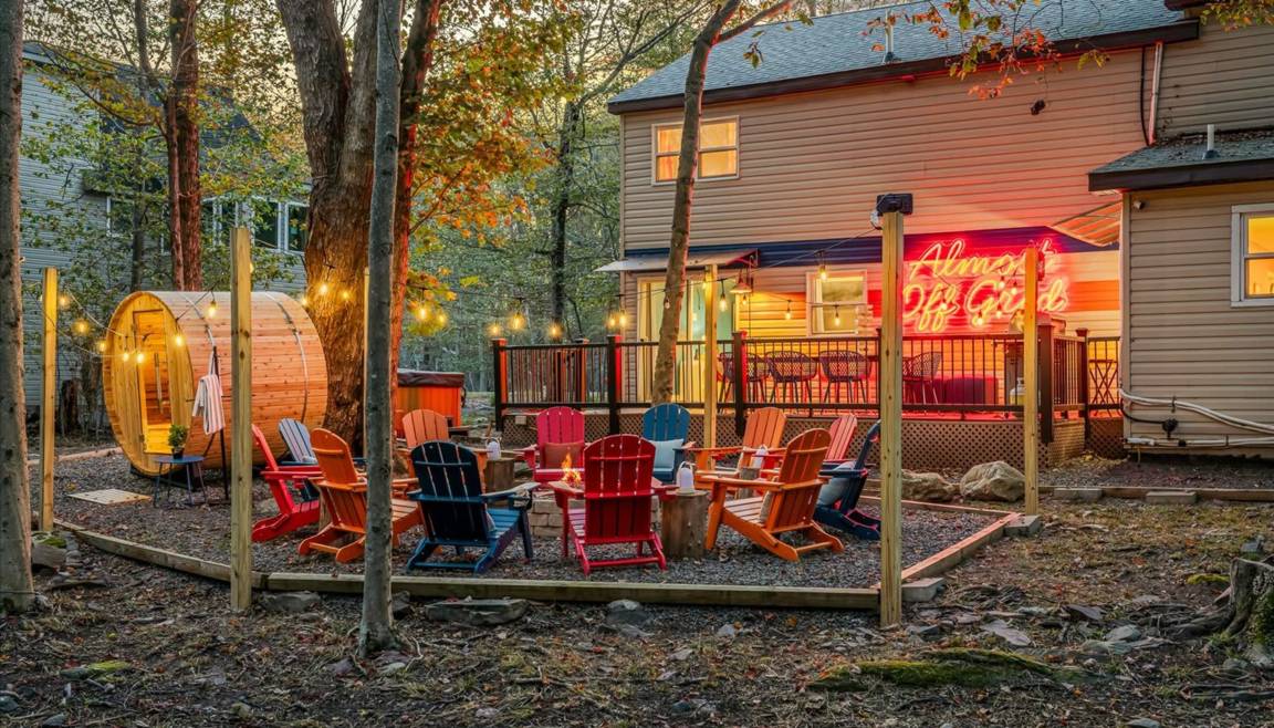 Apartment ∙ 5 Bedrooms ∙ 13 Guests - Pocono Pines, PA