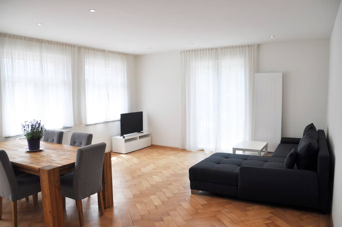 95 M² Ferienwohnung ∙ 2 Schlafzimmer ∙ 6 Gäste - Langenargen