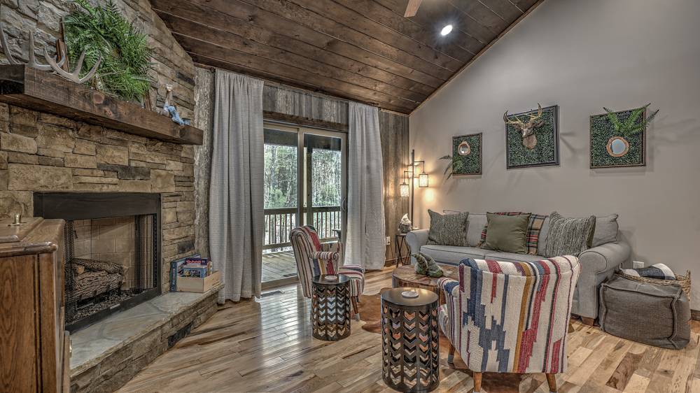 Cabin ∙ 2 Bedrooms ∙ 4 Guests - Nottely Lake, GA