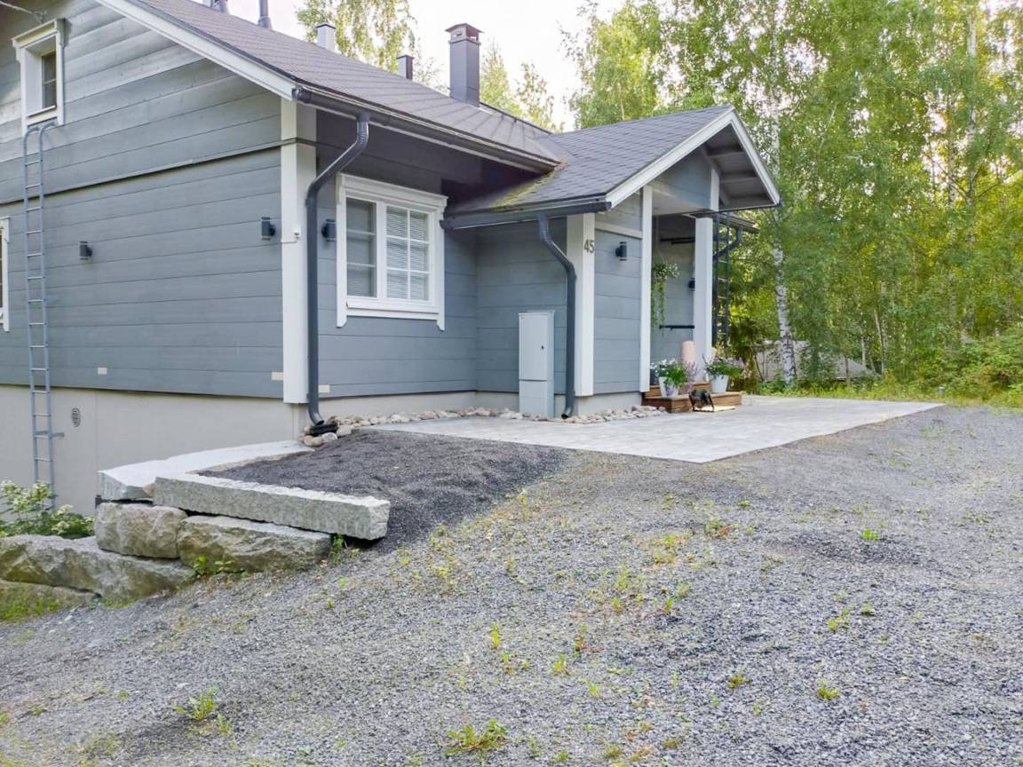 105 M² Talo ∙ 3 Makuuhuonetta ∙ 7 Vierasta - Lempäälä
