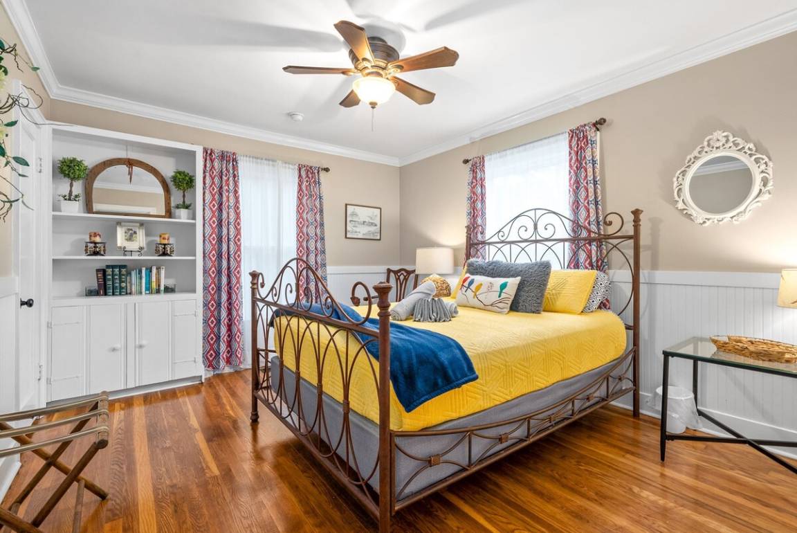 186 M² House ∙ 3 Bedrooms ∙ 12 Guests - Clarksville, TN