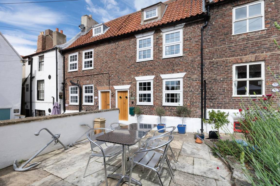 Cottage ∙ 2 Bedrooms ∙ 4 Guests - Robin Hood's Bay
