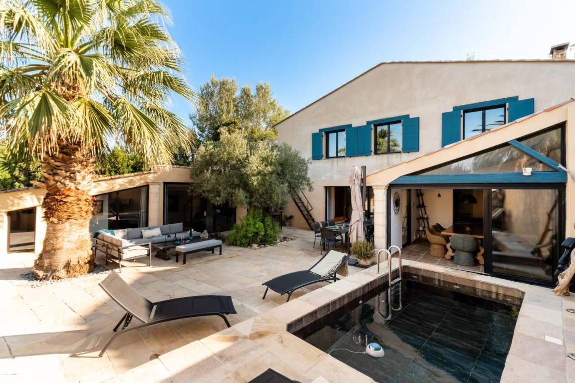 220 m&sup2; G&icirc;te 4 Schlafzimmer 8 G&auml;ste