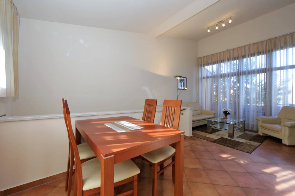 65 m² Ferienwohnung ∙ 1 Schlafzimmer ∙ 3 Gäste – Bild 8