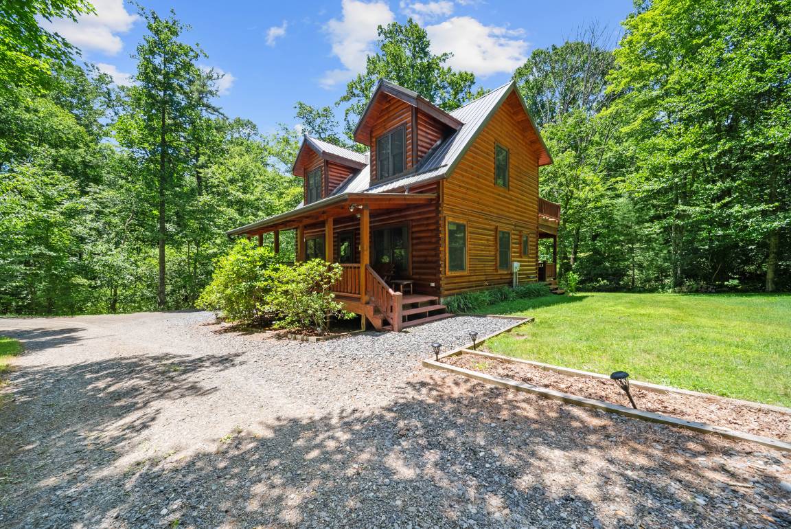 128 M² Cabin ∙ 3 Bedrooms ∙ 8 Guests - West Jefferson, NC