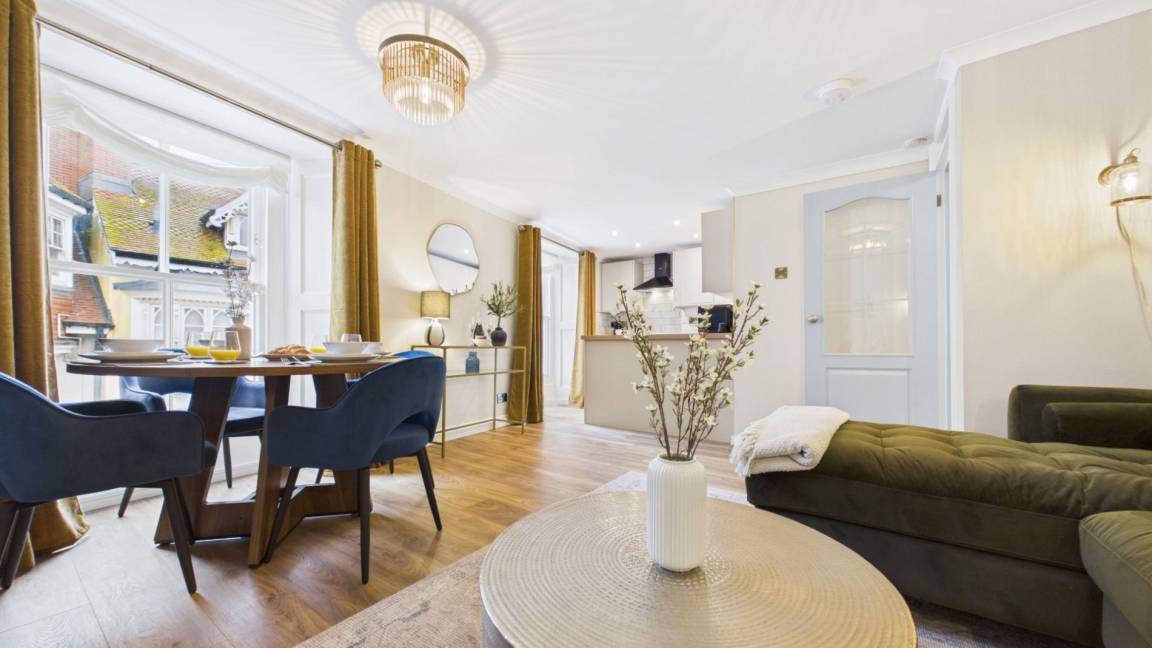42 M² Apartment ∙ 1 Bedroom ∙ 2 Guests - Tenby