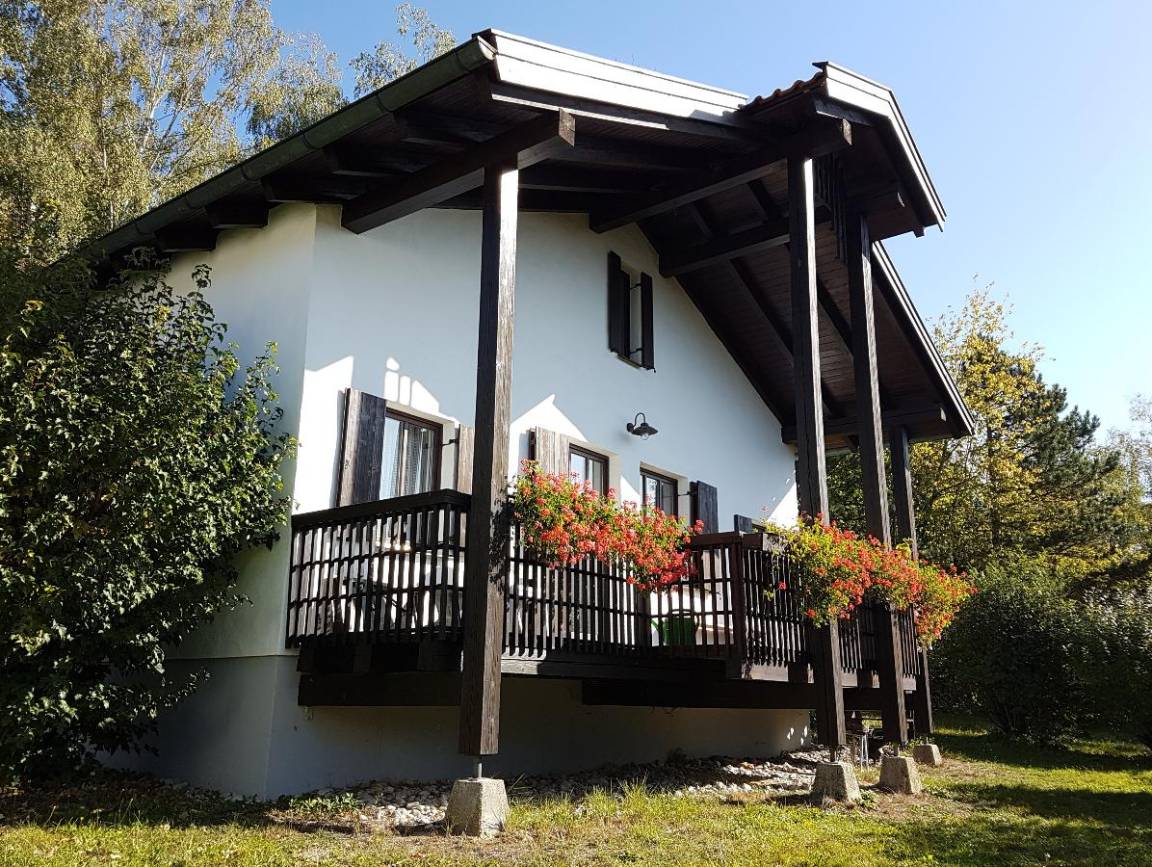116 M² Ferienhaus ∙ 3 Schlafzimmer ∙ 4 Gäste - Deggendorf