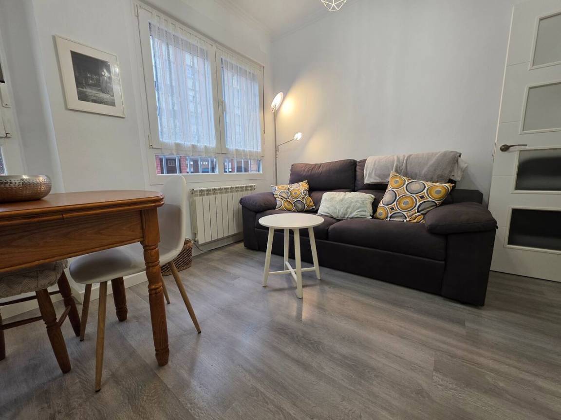 53 M² Apartamento ∙ 2 Habitaciones ∙ 5 Huéspedes - Gijón