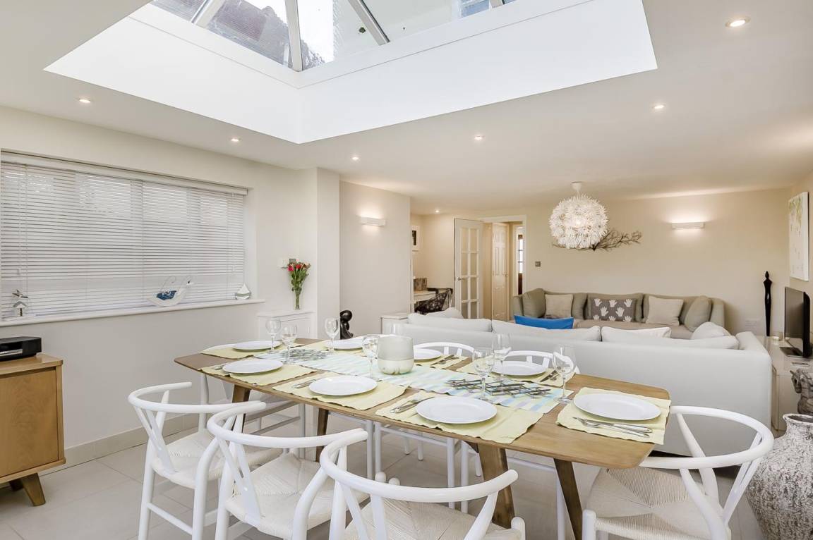 Cottage ∙ 4 Bedrooms ∙ 8 Guests - Southwold