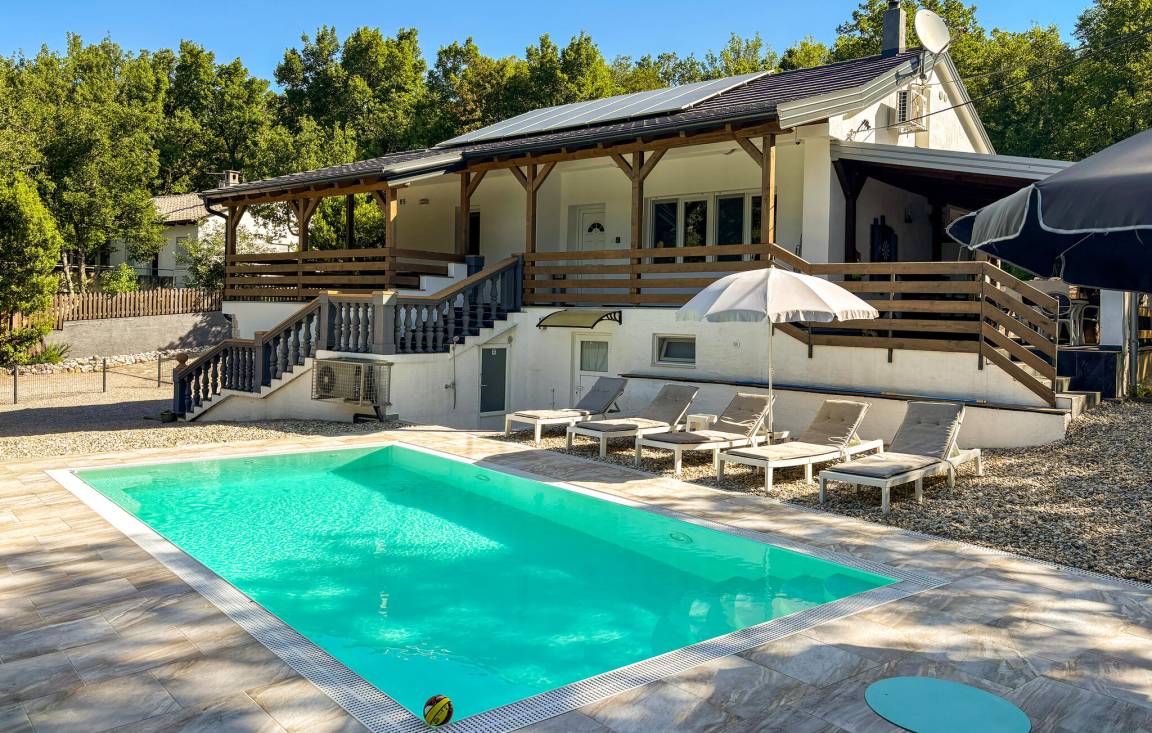 185 M² House ∙ 4 Bedrooms ∙ 9 Guests - Crikvenica