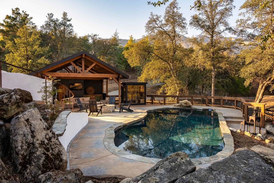 Apartment ∙ 4 Bedrooms ∙ 10 Guests - Three Rivers, CA