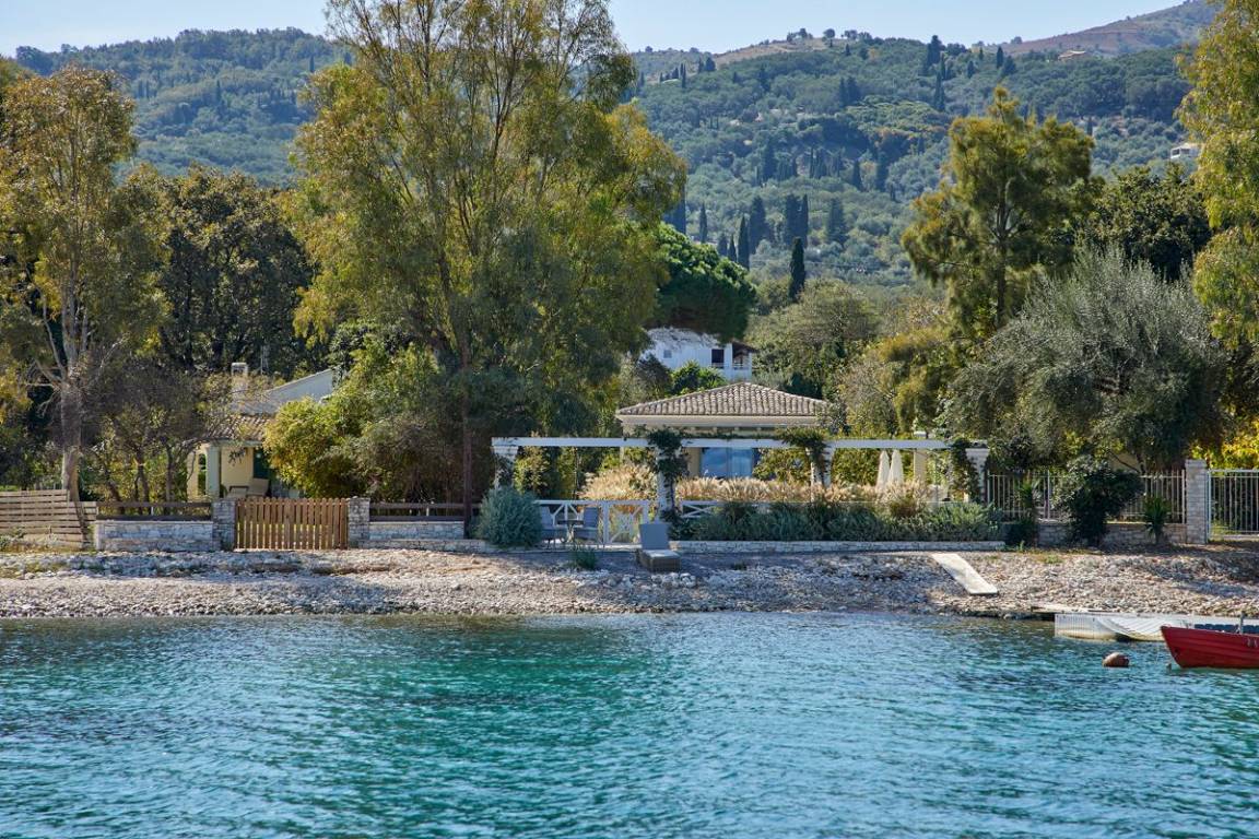 Villa ∙ 4 Bedrooms ∙ 8 Guests - Ksamil