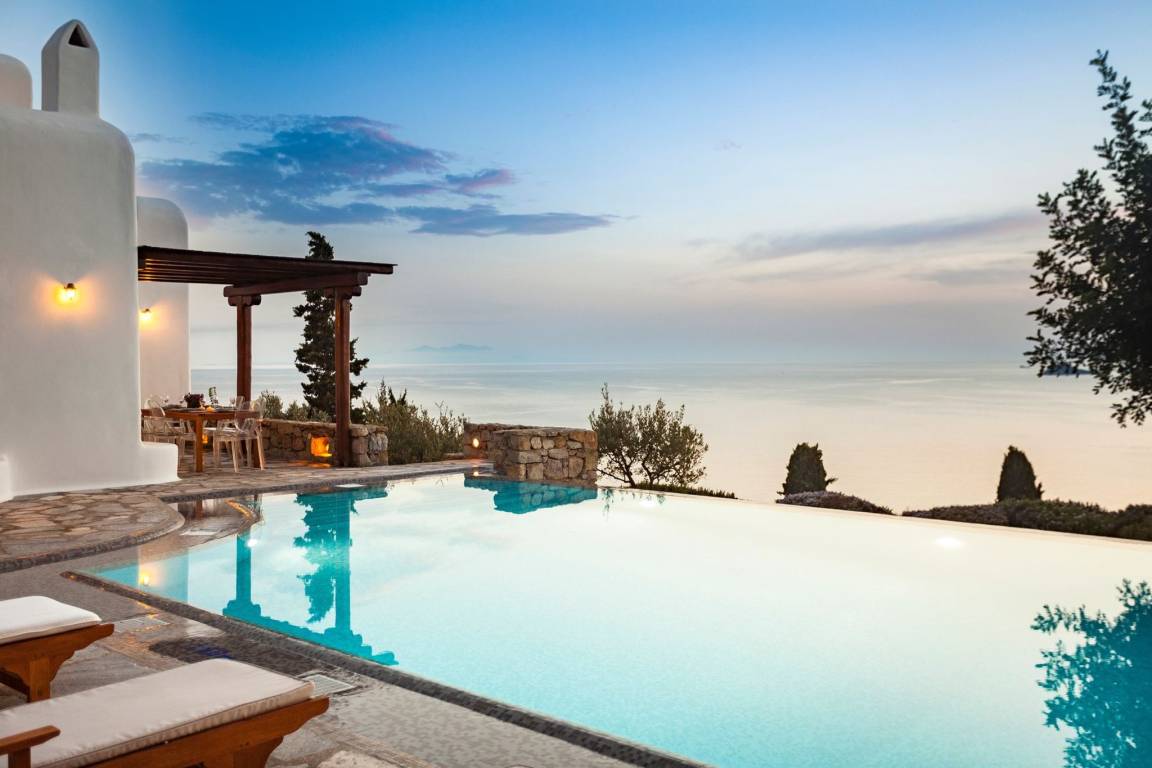 Villa ∙ 5 Bedrooms ∙ 10 Guests - Mykonos