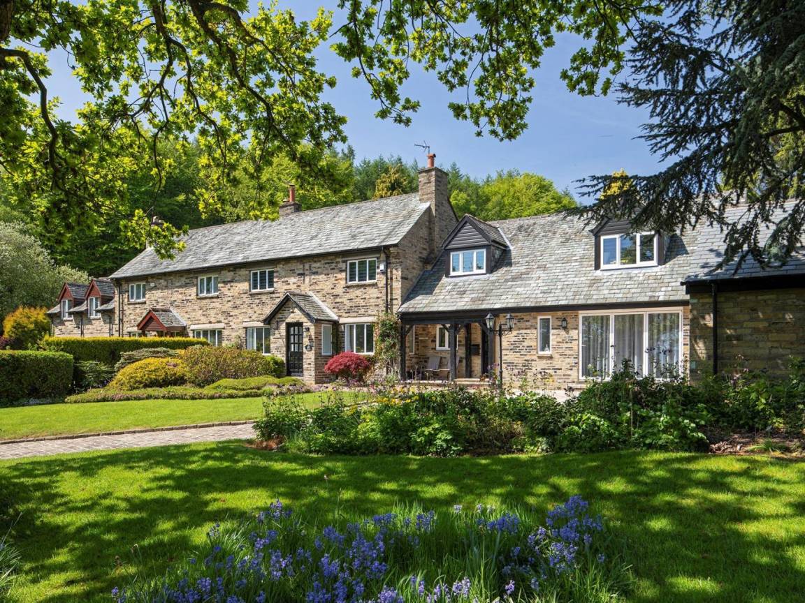 Cottage ∙ 4 Bedrooms ∙ 8 Guests - Knaresborough