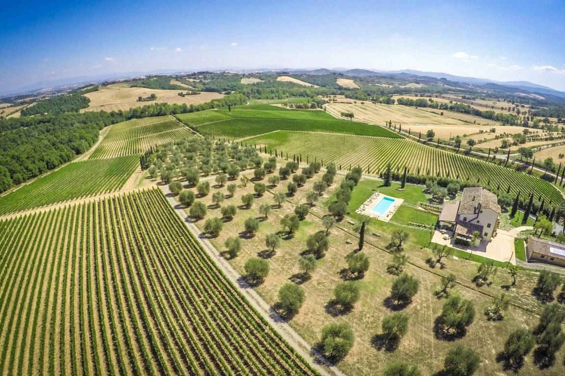 1050 M² Villa ∙ 13 Habitaciones ∙ 26 Huéspedes - Chianciano Terme