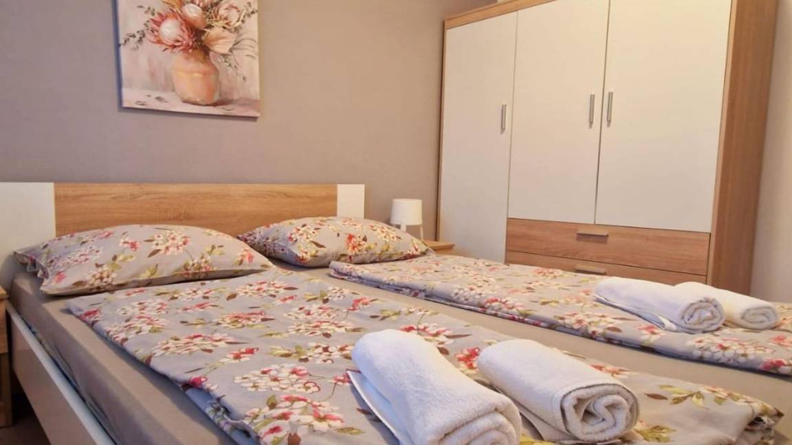 70 M² Apartment ∙ 2 Bedrooms ∙ 4 Guests - Poreč