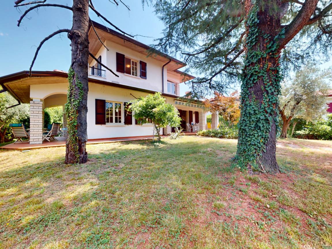 200 M² Villa ∙ 3 Bedrooms ∙ 6 Guests - Sirmione