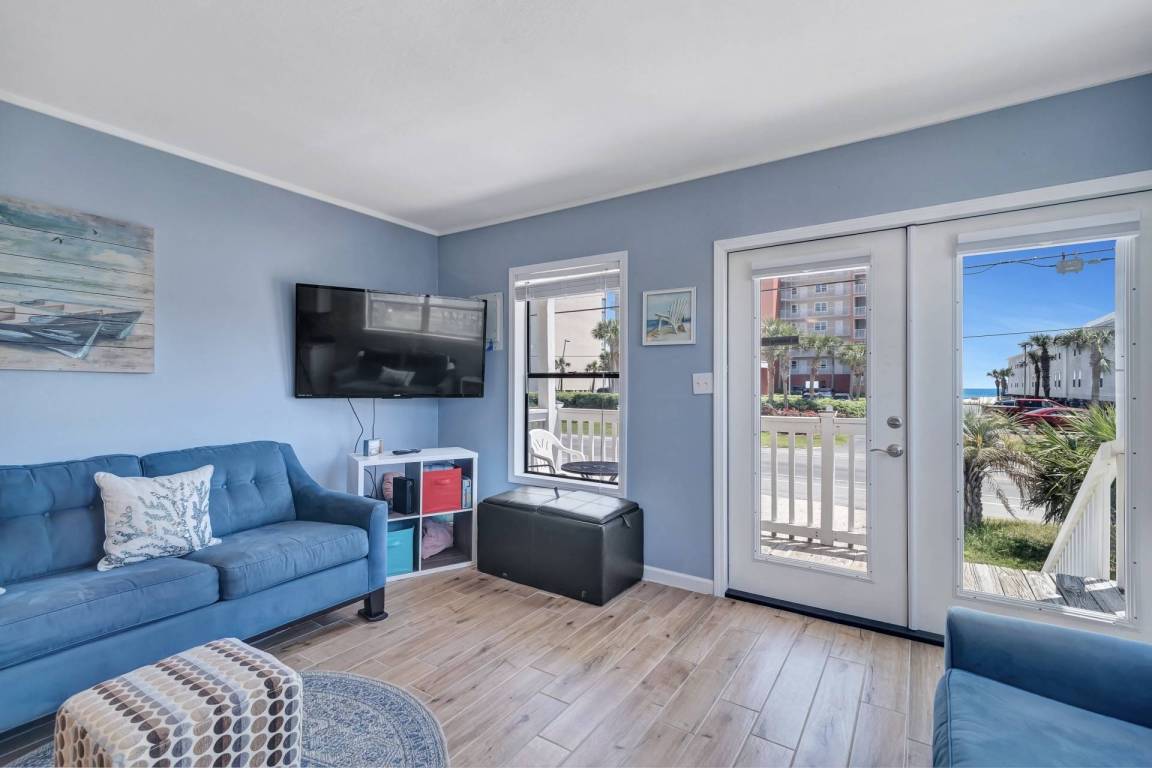 Condo ∙ 2 Bedrooms ∙ 7 Guests - Gulf Shores, AL