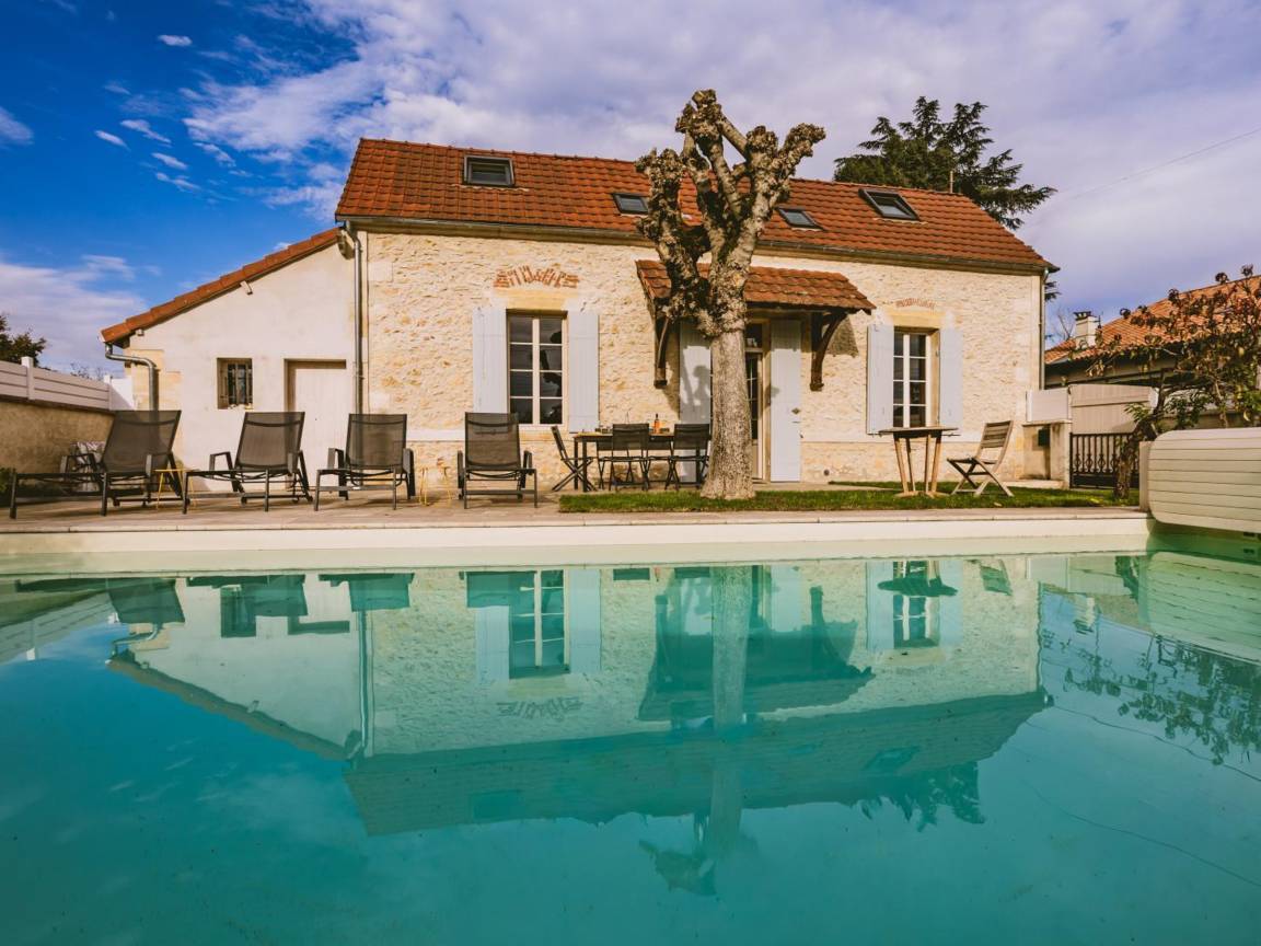130 M² Cottage ∙ 3 Bedrooms ∙ 6 Guests - Bergerac