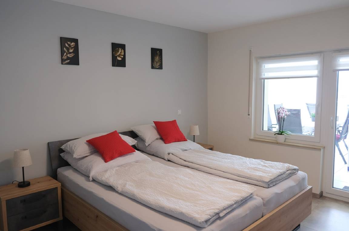 Ferienwohnung ∙ 3 Schlafzimmer ∙ 7 Gäste - Großheubach