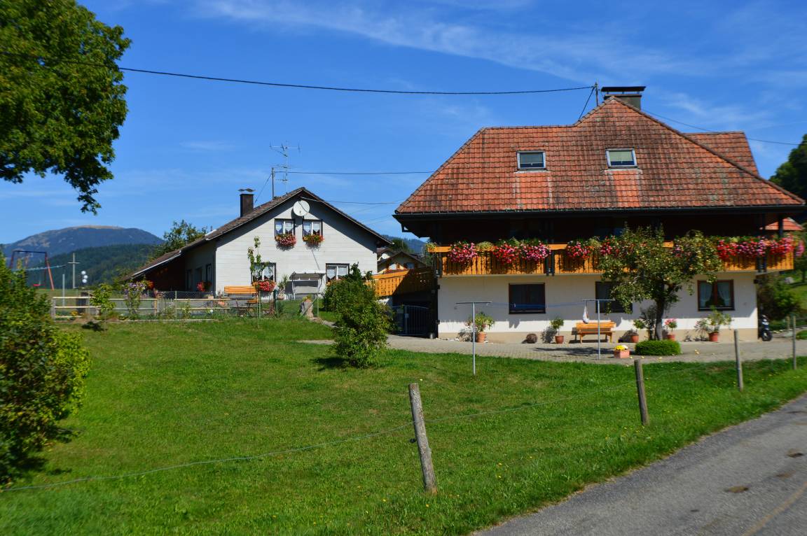 70 m² Ferienwohnung ∙ 3 Schlafzimmer ∙ 4 Gäste – Bild 1