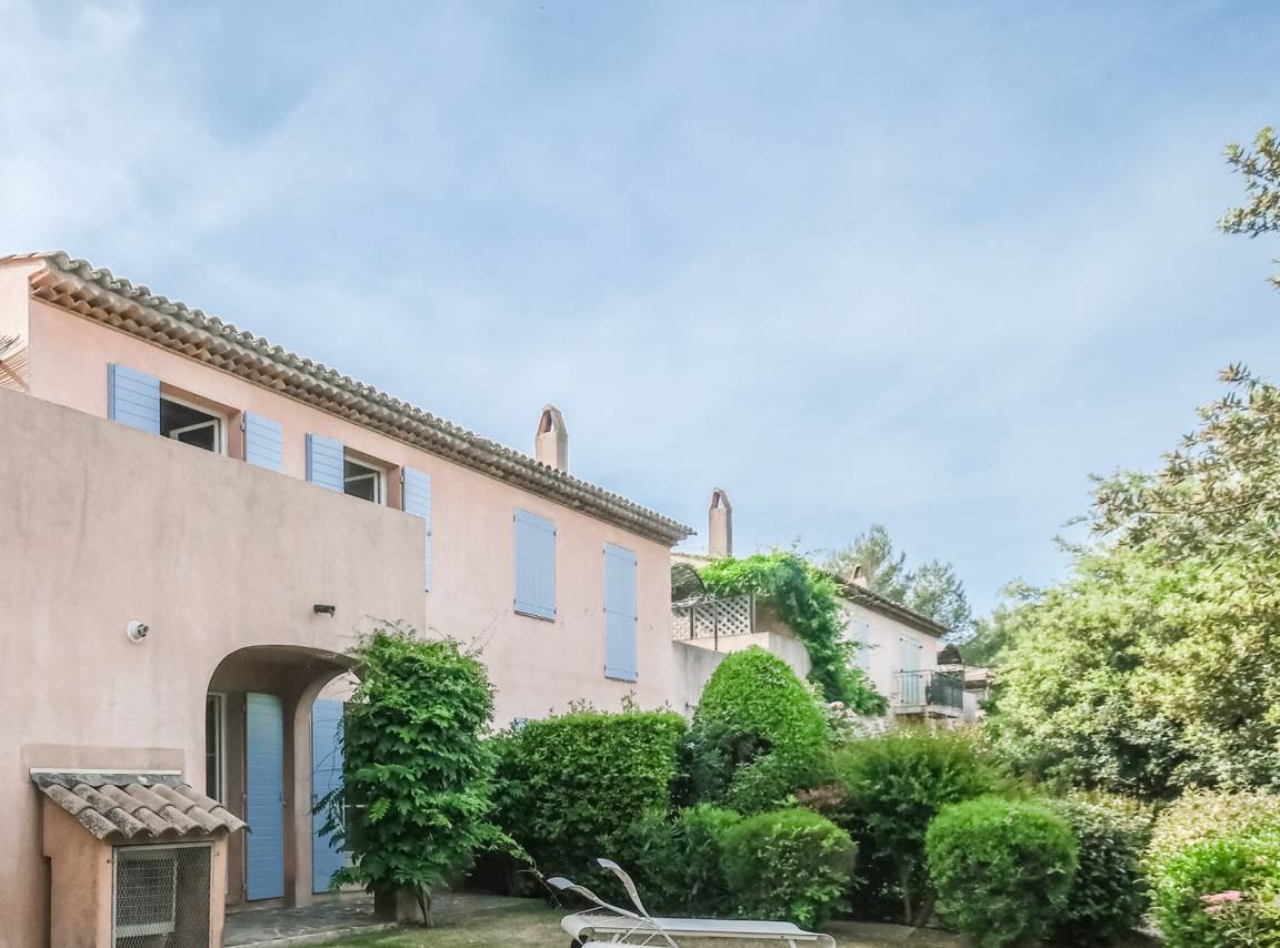90 M² Ferienhaus ∙ 2 Schlafzimmer ∙ 4 Gäste - La Motte